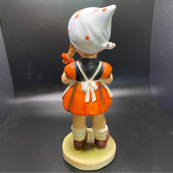 Vintage Rare Little Girl Shoe Polishing Collectible Figurine - Picture 5 of 8